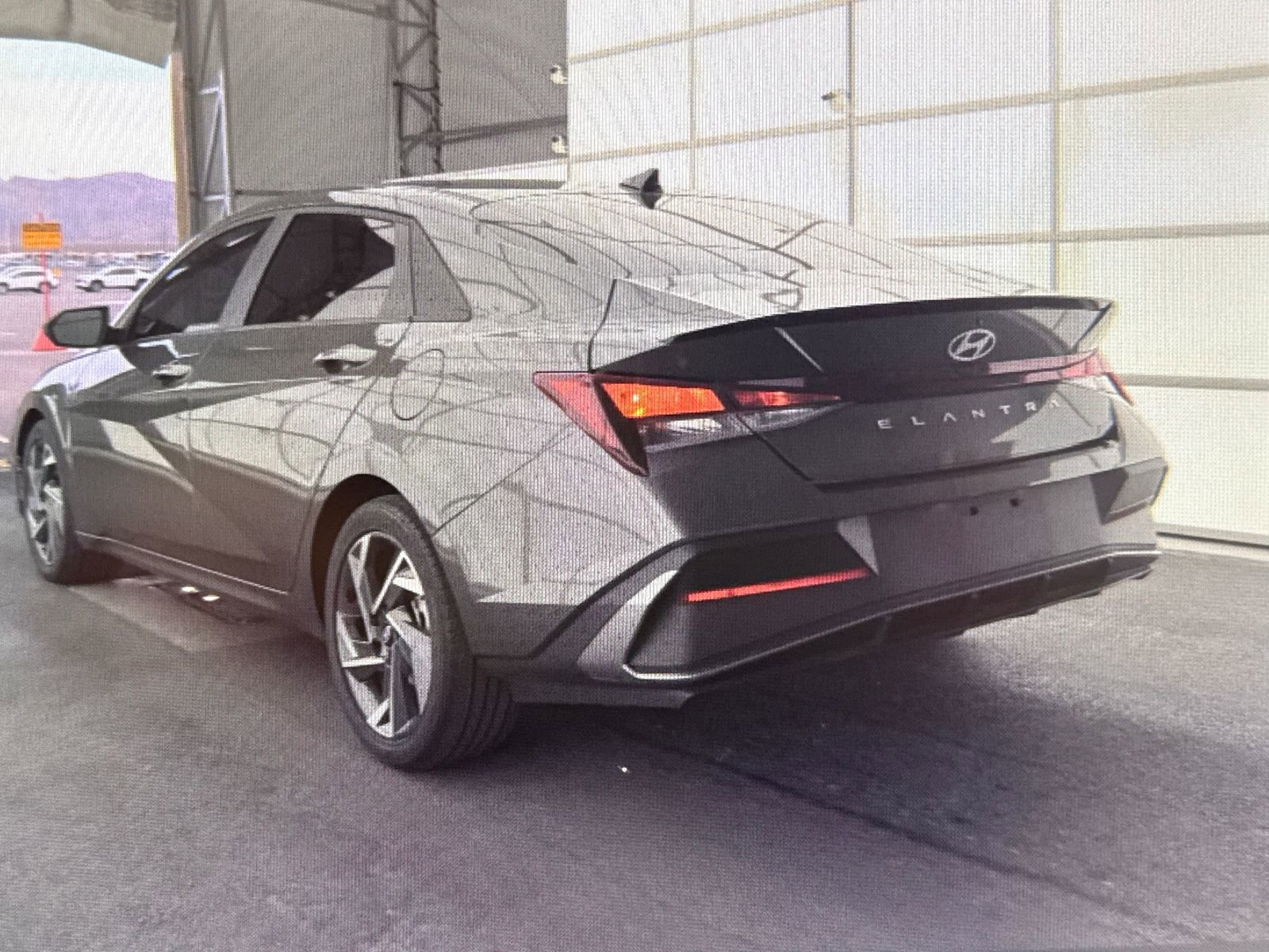 Used 2025 Hyundai Elantra Sport image 3