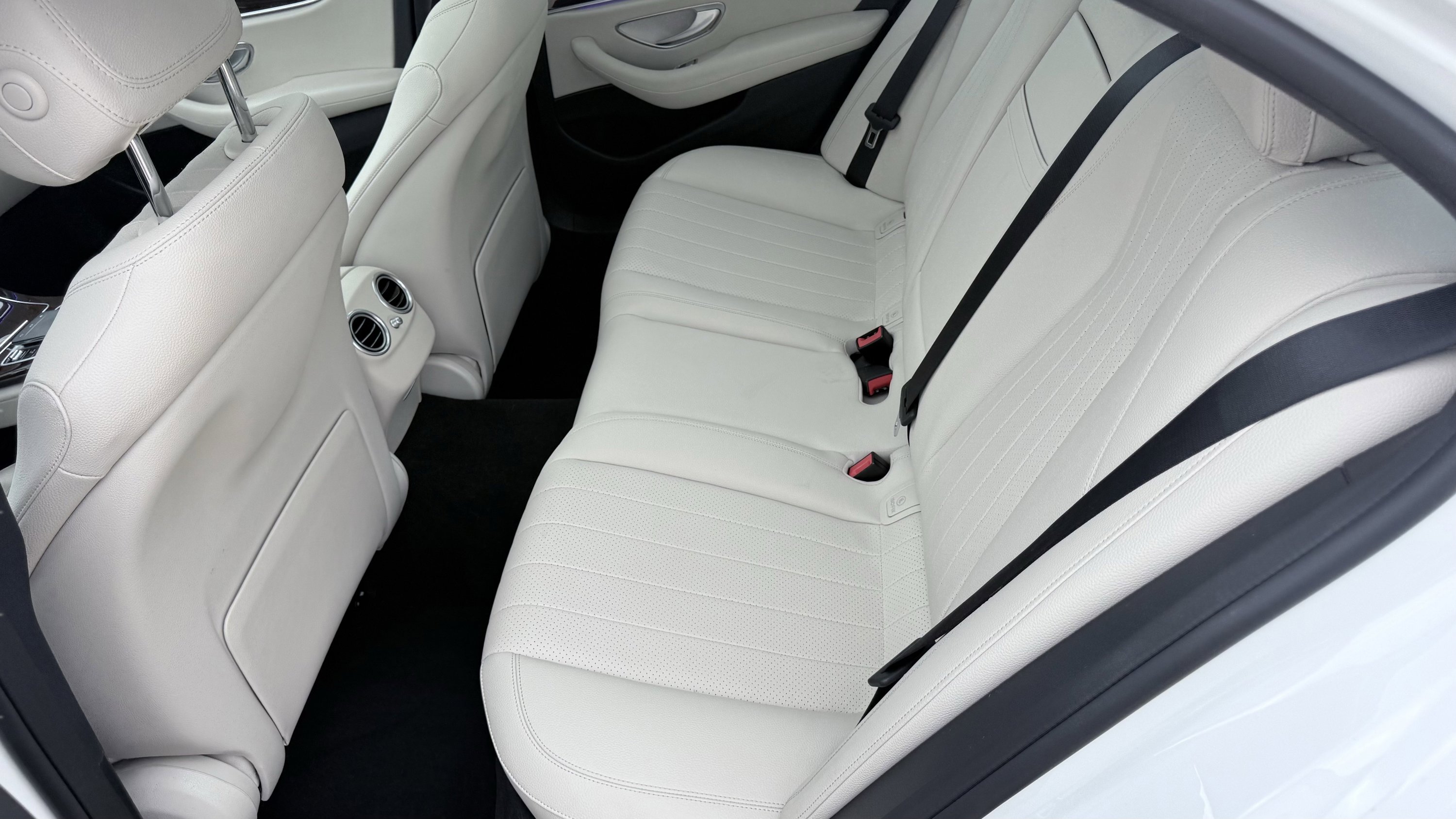 Used 2023 Mercedes-Benz E 350 Sedan image 31