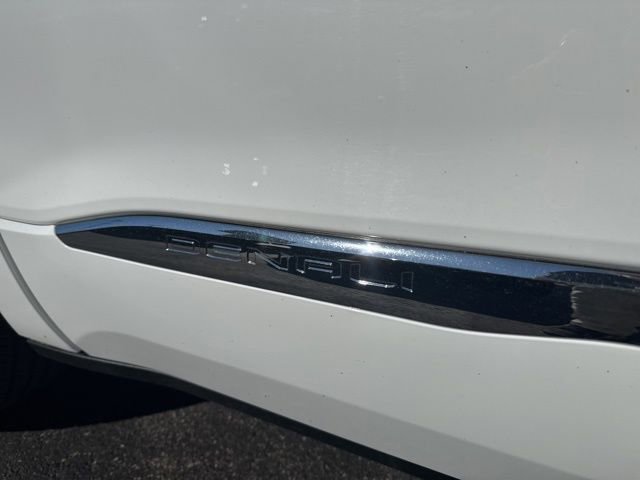 Used 2023 GMC Acadia Denali image 9