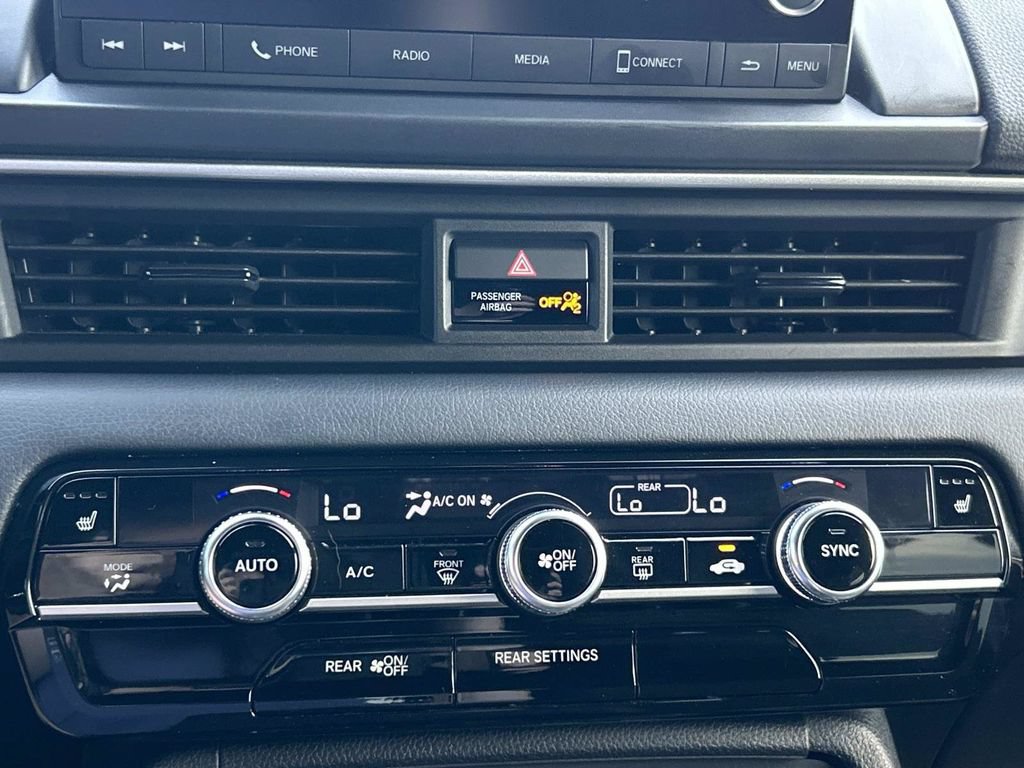 Used 2025 Honda Pilot Sport image 39