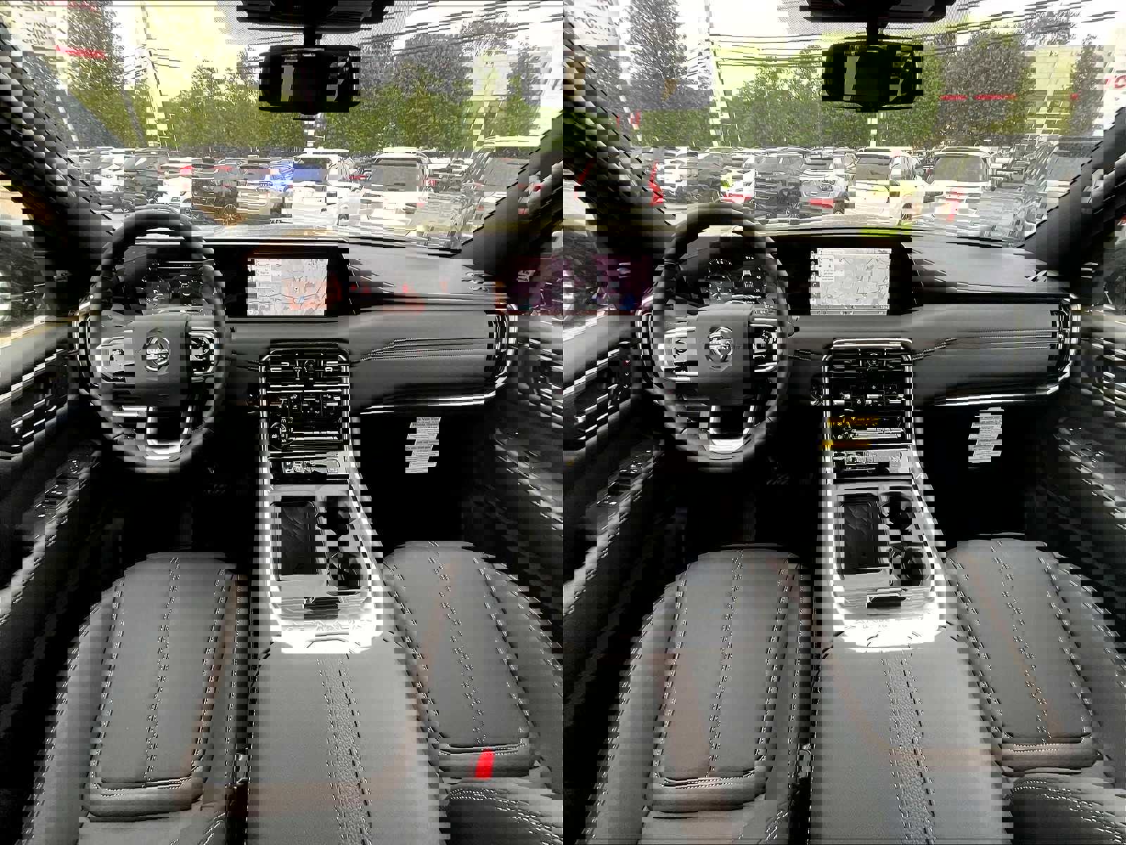 New 2025 Nissan Armada SL w/ Captain's Chari Seat Package AWD/4WD image 12