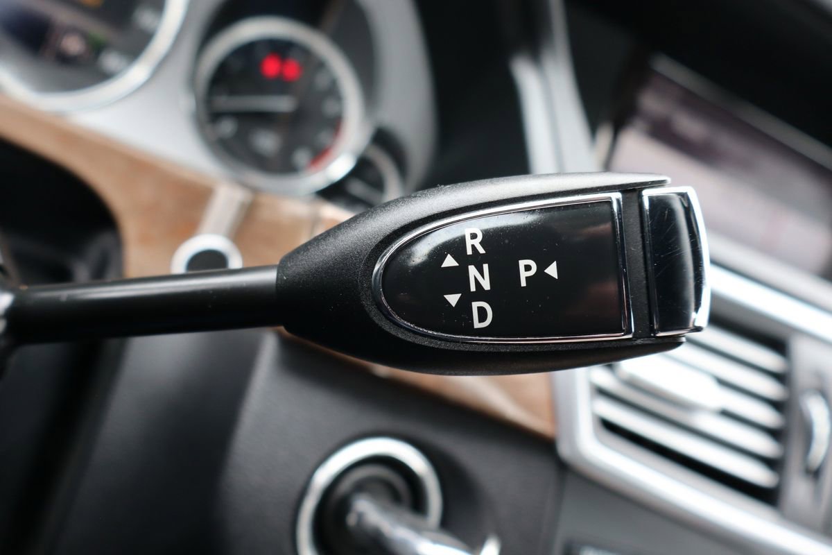 Used 2013 Mercedes-Benz E 350 4MATIC image 33