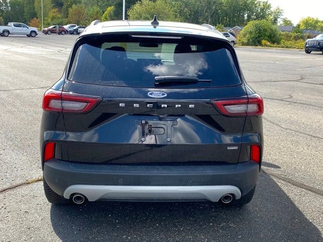 Used 2023 Ford Escape SE image 5