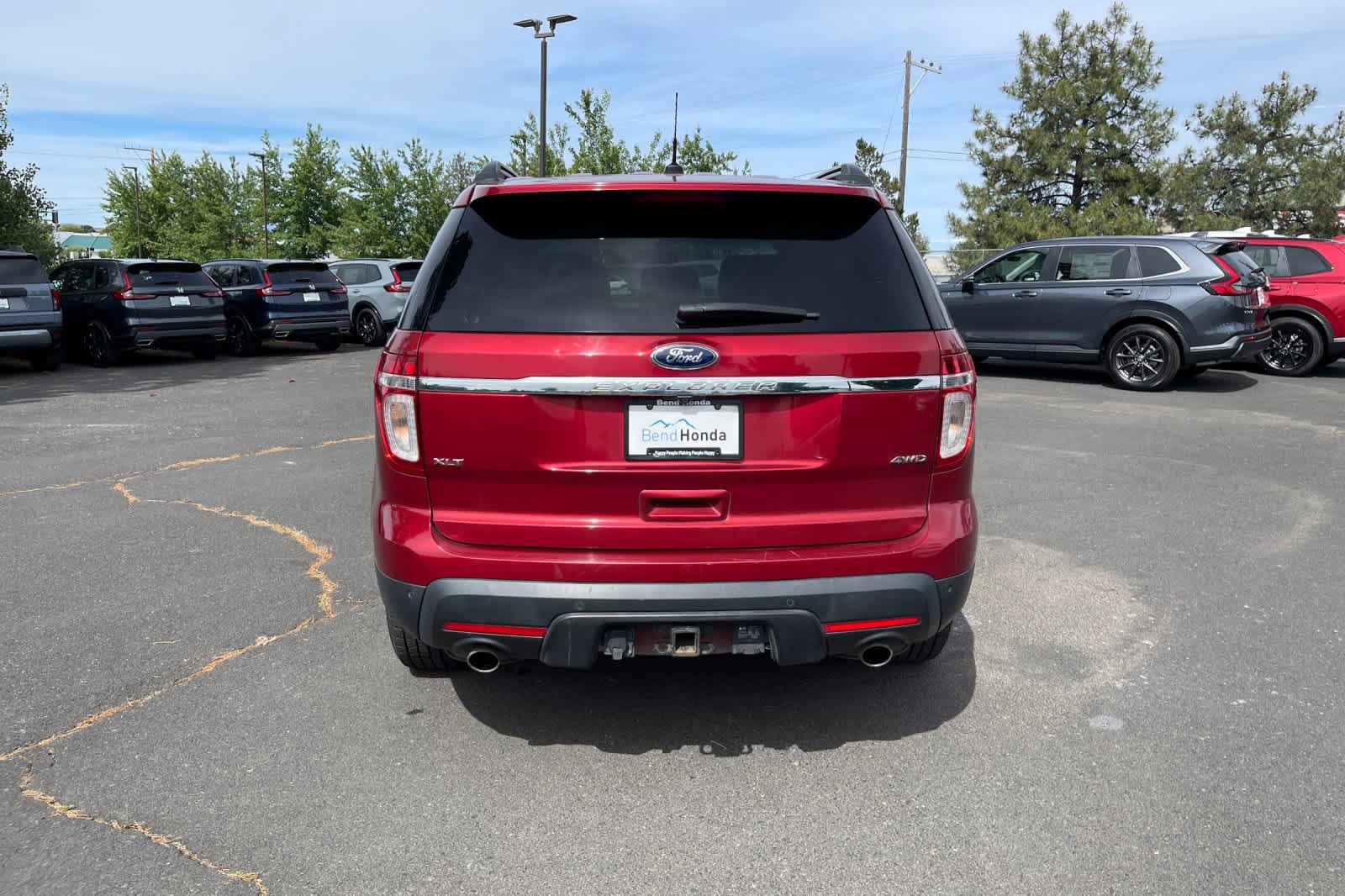 Used 2015 Ford Explorer XLT w/ Equipment Group 202A AWD/4WD image 4