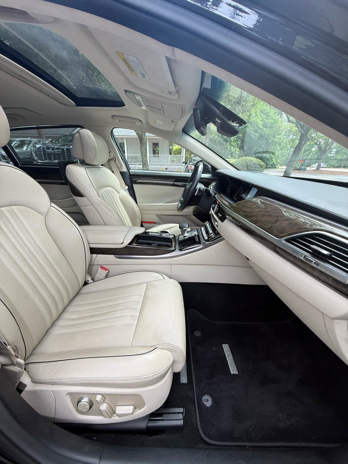 Used 2018 Genesis G90 5.0 Ultimate AWD/4WD image 12