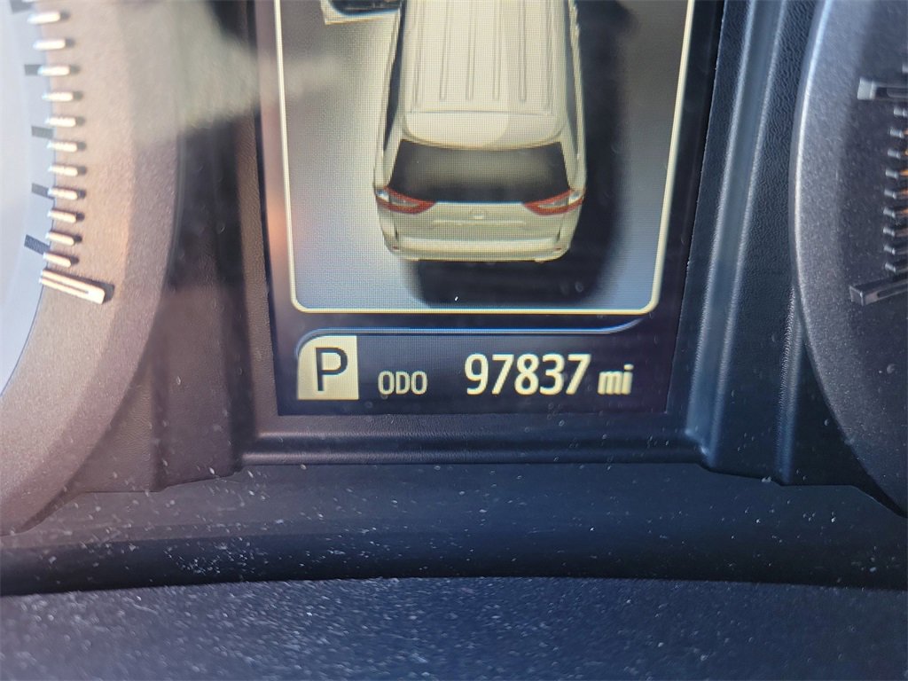 Used 2017 Toyota Sienna SE image 30