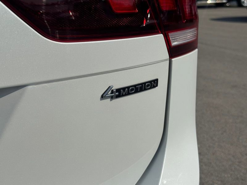 Used 2023 Volkswagen Tiguan SEL R-Line image 39