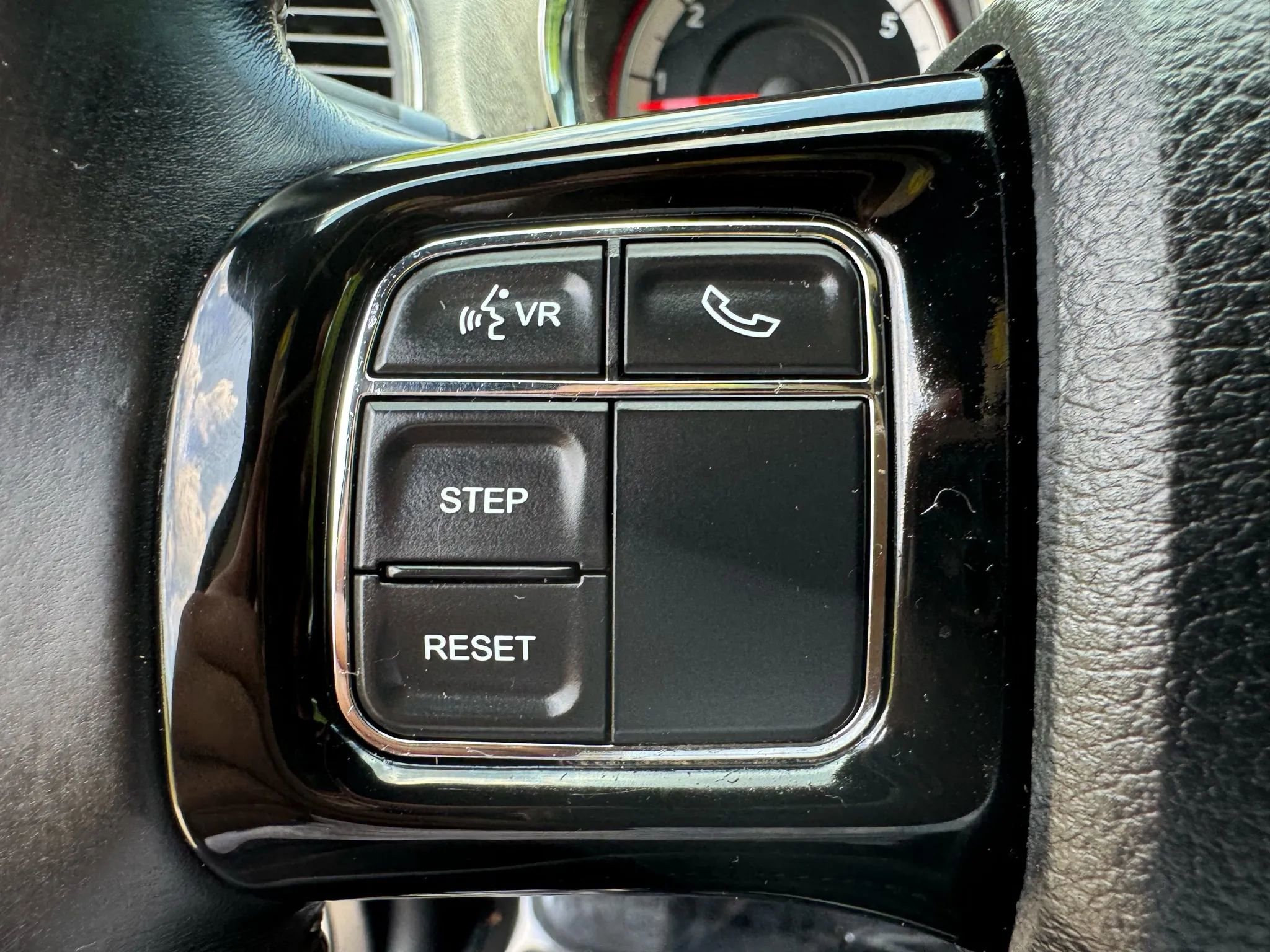 Used 2017 Dodge Grand Caravan SXT image 15