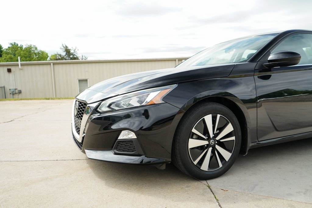 Used 2022 Nissan Altima 2.5 SV FWD image 17