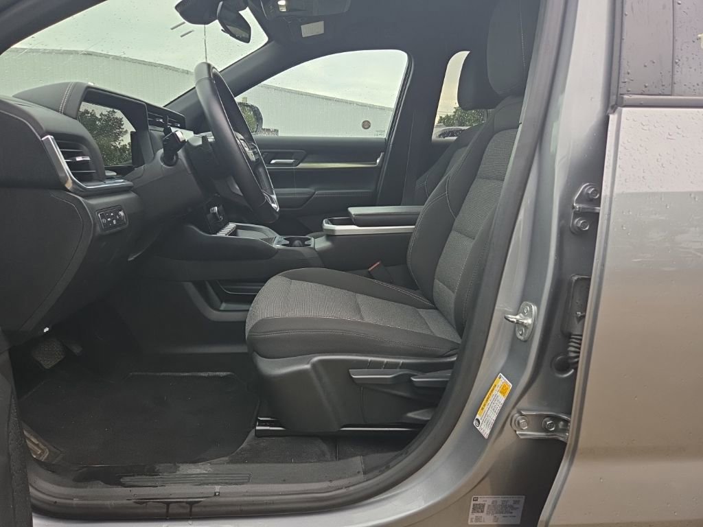 Used 2025 GMC Terrain Elevation AWD/4WD image 3