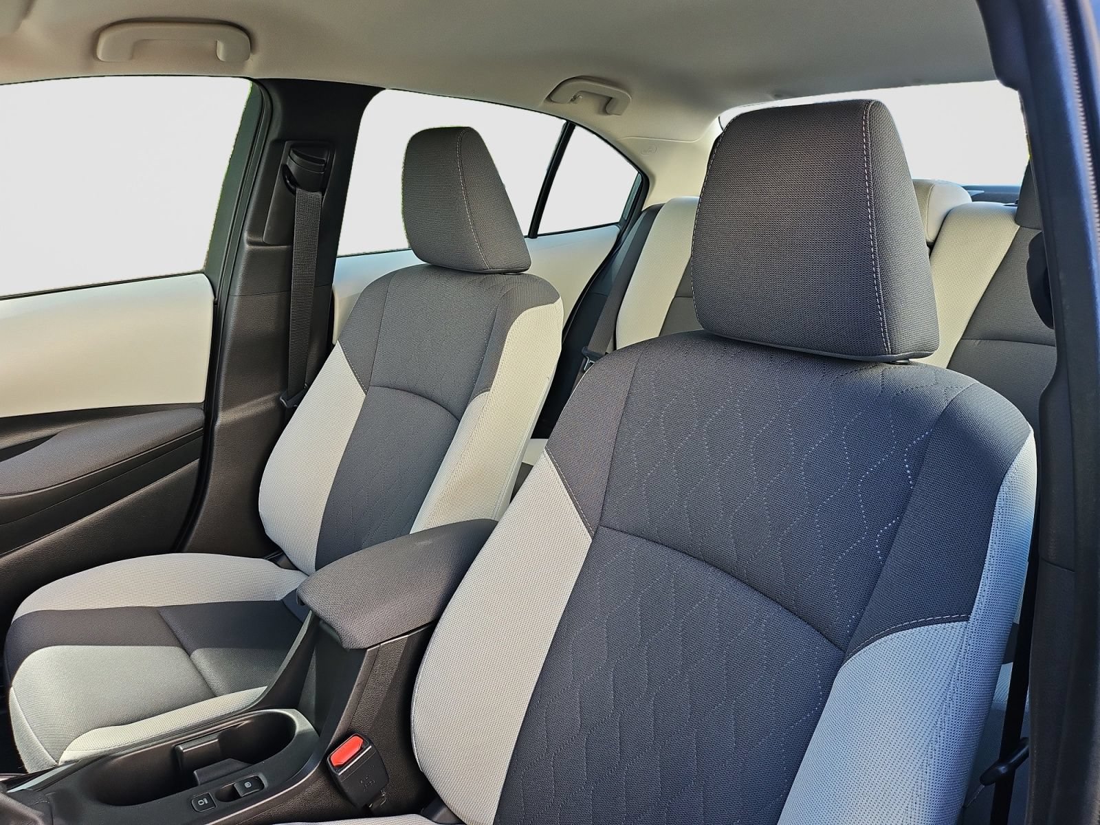 Used 2025 Toyota Corolla LE w/ Convenience Package FWD image 23