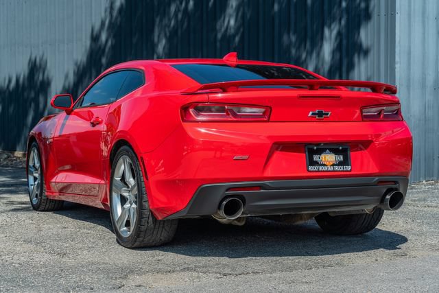 Used 2018 Chevrolet Camaro SS RWD image 4