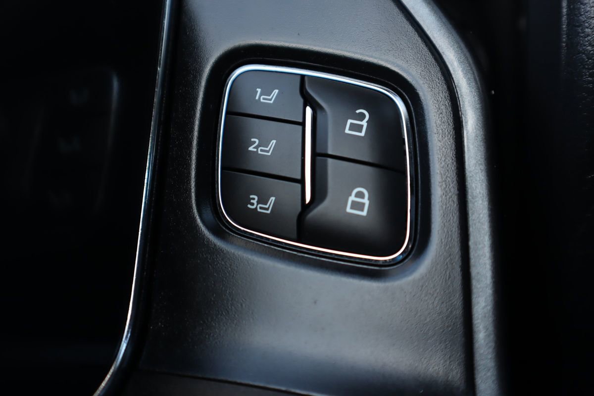 Used 2021 Ford F150 Lariat w/ Equipment Group 502A High image 35