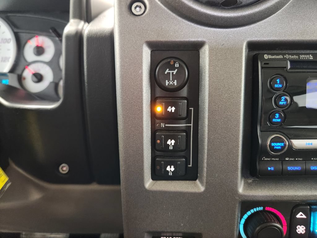 Used 2003 HUMMER H2 w/ Preferred Equipment Group AWD/4WD image 19