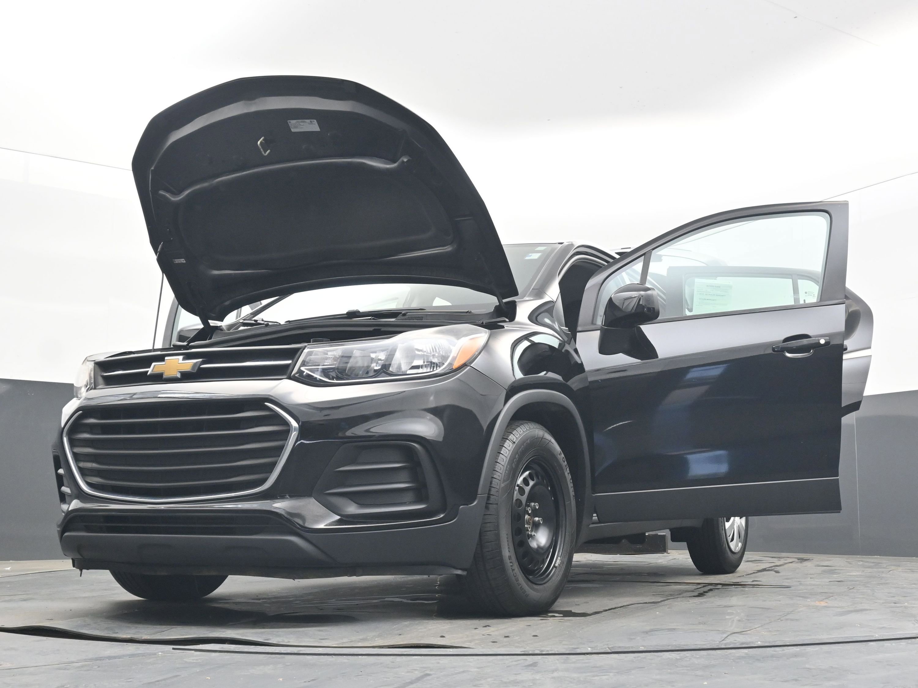 Used 2018 Chevrolet Trax LS image 36