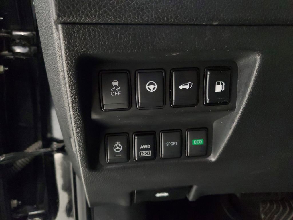 Used 2020 Nissan Rogue SL AWD/4WD image 13