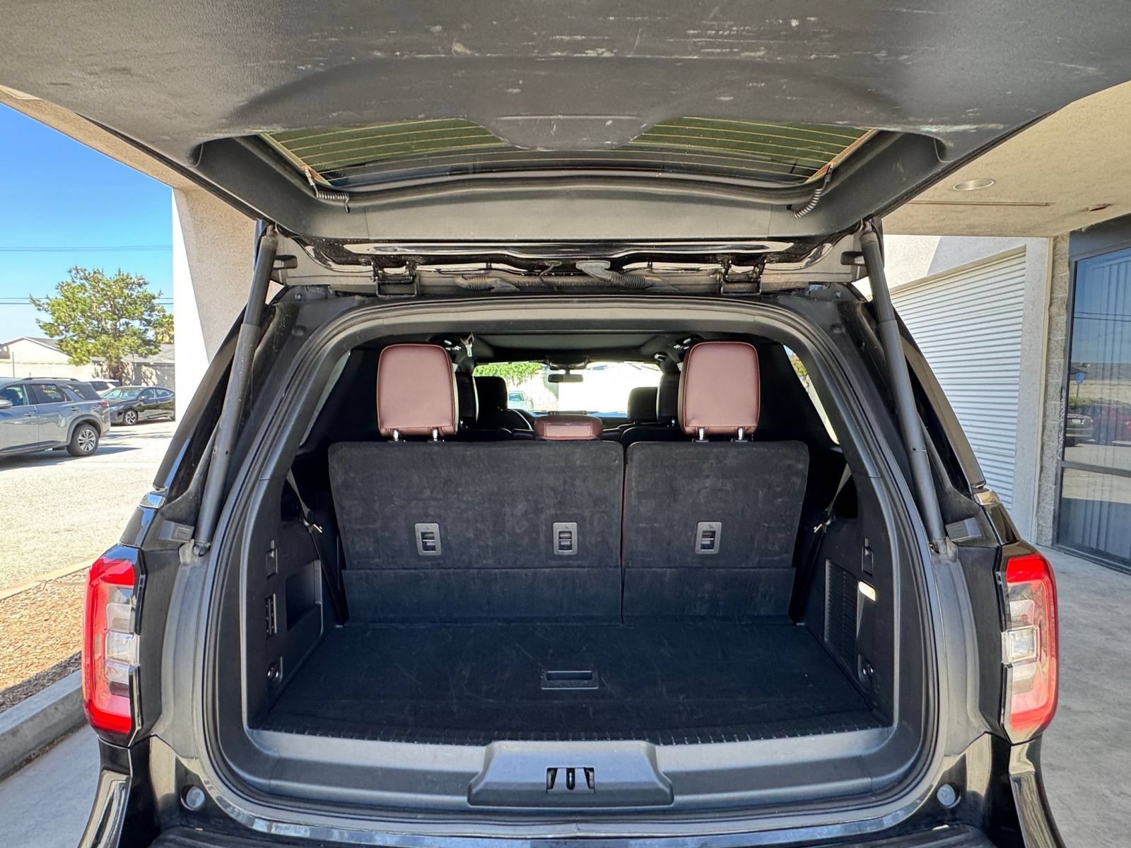Used 2024 Ford Expedition Limited AWD/4WD image 35