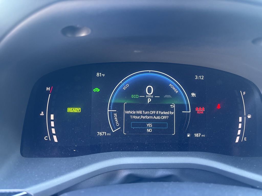 Used 2025 Toyota Camry SE w/ Convenience Package image 3