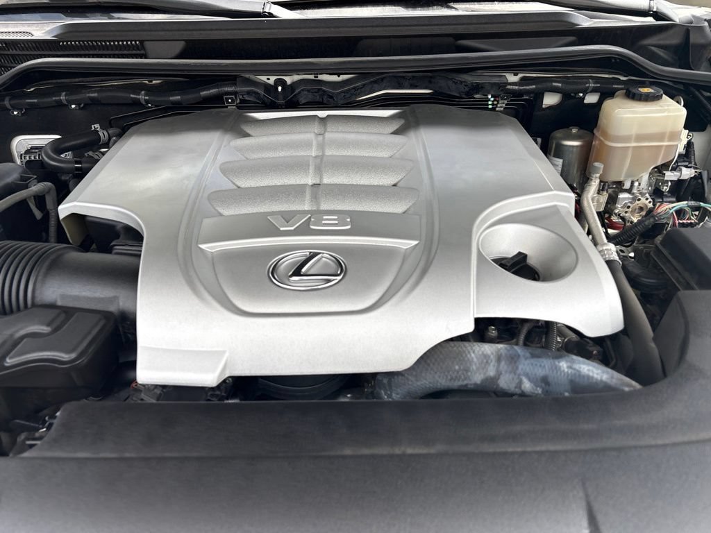 Used 2019 Lexus LX 570 4WD w/ Luxury Package image 9