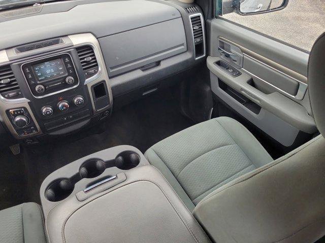 Used 2016 RAM 1500 Classic SLT w/ SLT Plus D￩cor Group AWD/4WD image 18