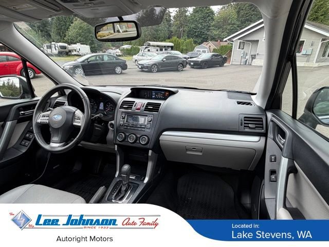 Used 2015 Subaru Forester 2.5i Touring AWD/4WD image 28