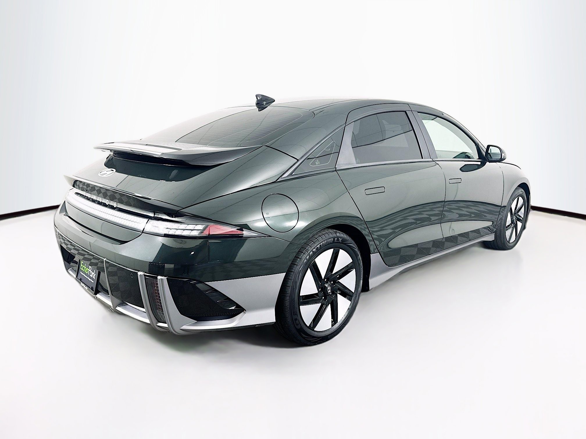 Used 2023 Hyundai Ioniq 6 SE RWD image 9