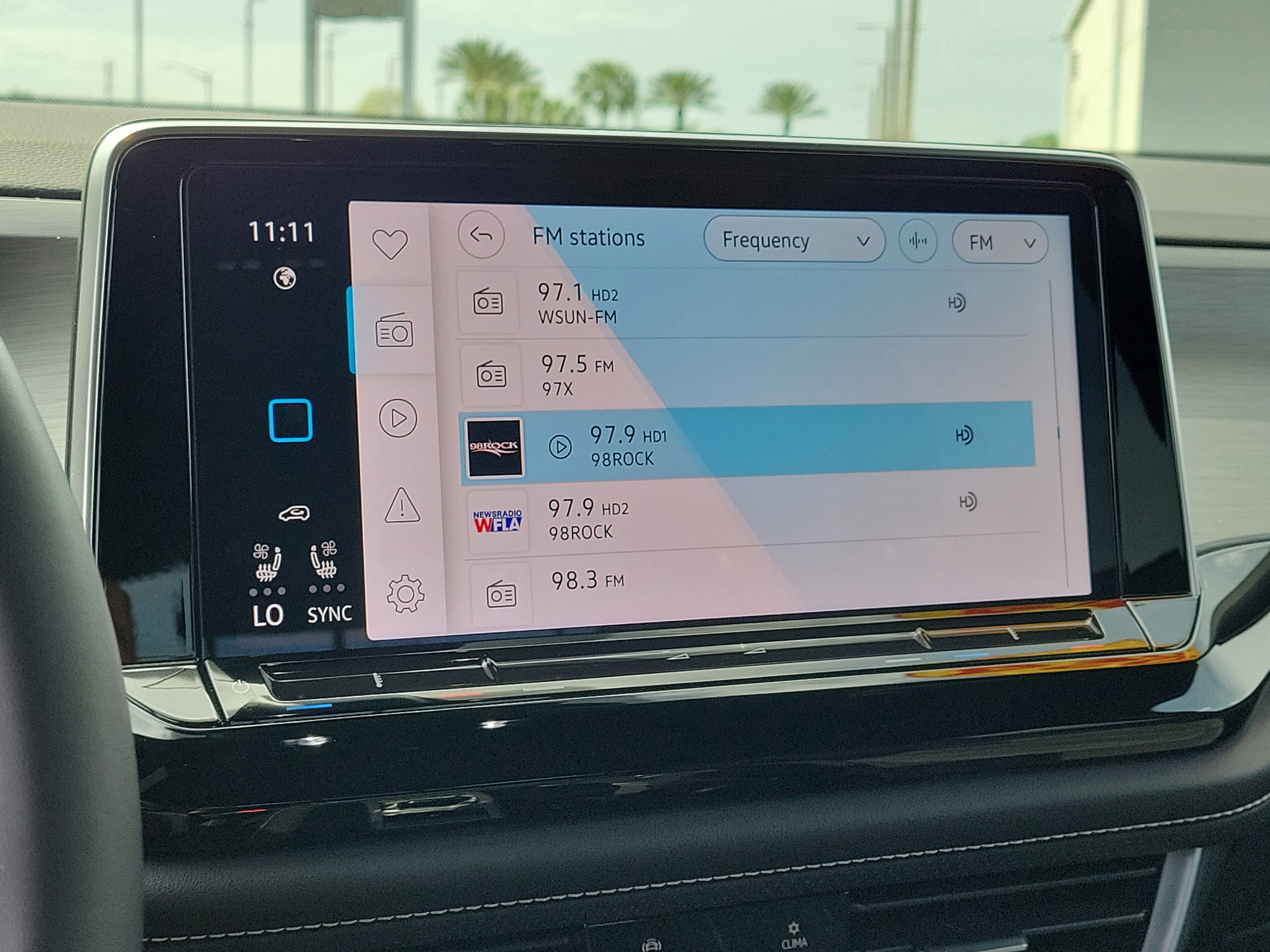 Used 2024 Volkswagen Atlas Cross Sport SE image 23