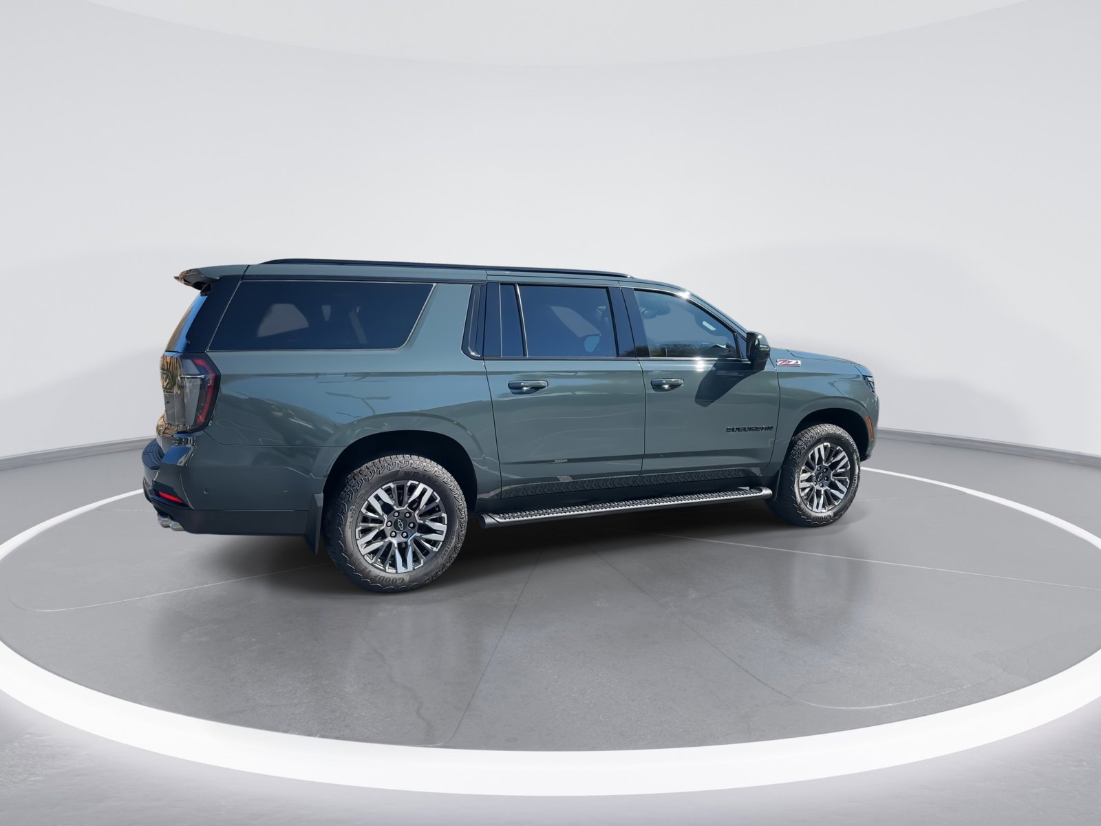 Certified 2025 Chevrolet Suburban Z71 w/ Comfort Package image 9