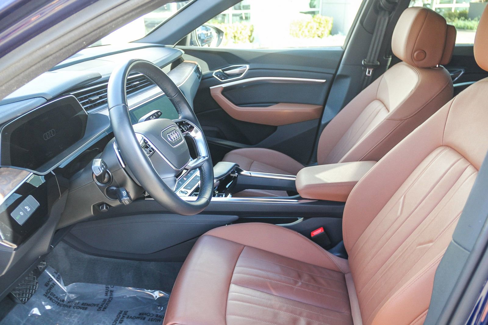 Certified 2022 Audi e-tron Premium w/ Convenience Plus Package image 23