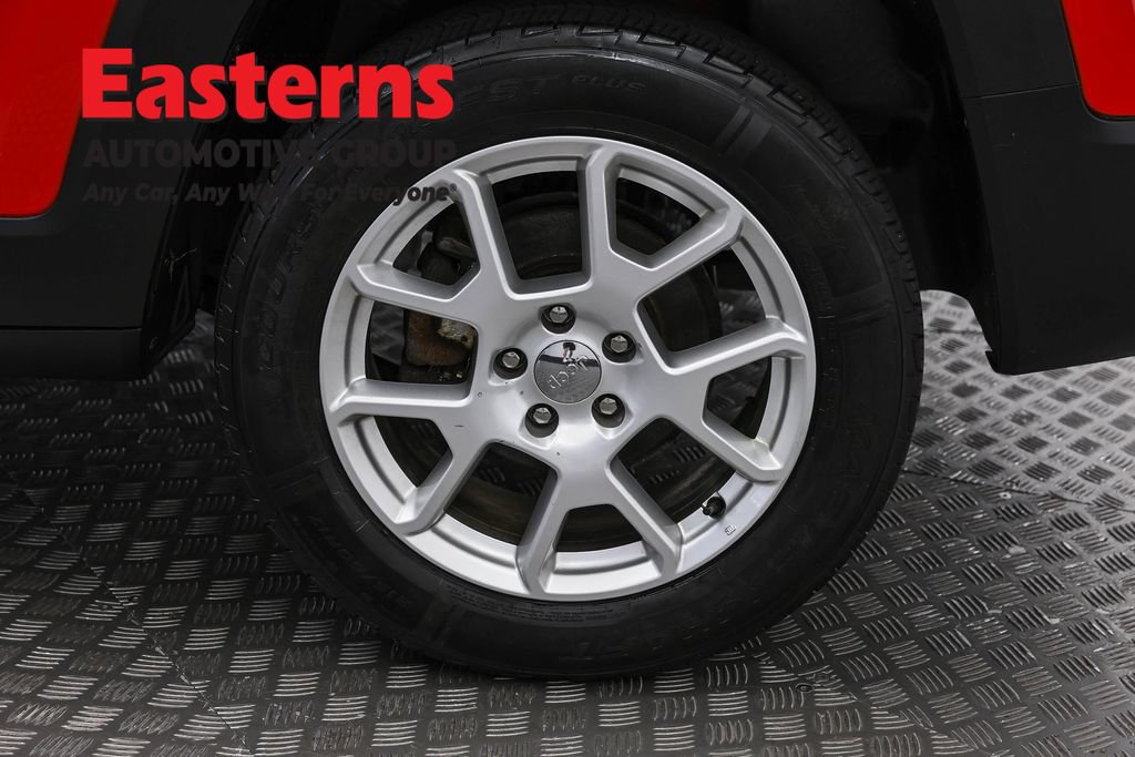 Used 2021 Jeep Renegade Latitude AWD/4WD image 33