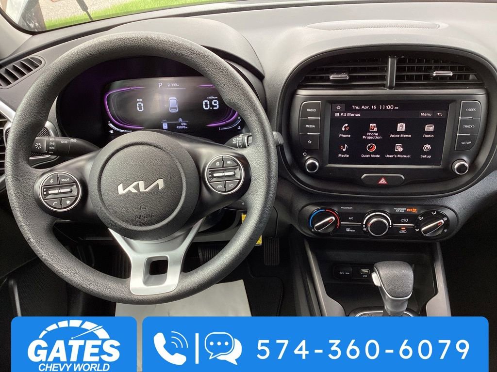 Used 2025 Kia Soul LX w/ LX Technology Package FWD image 15