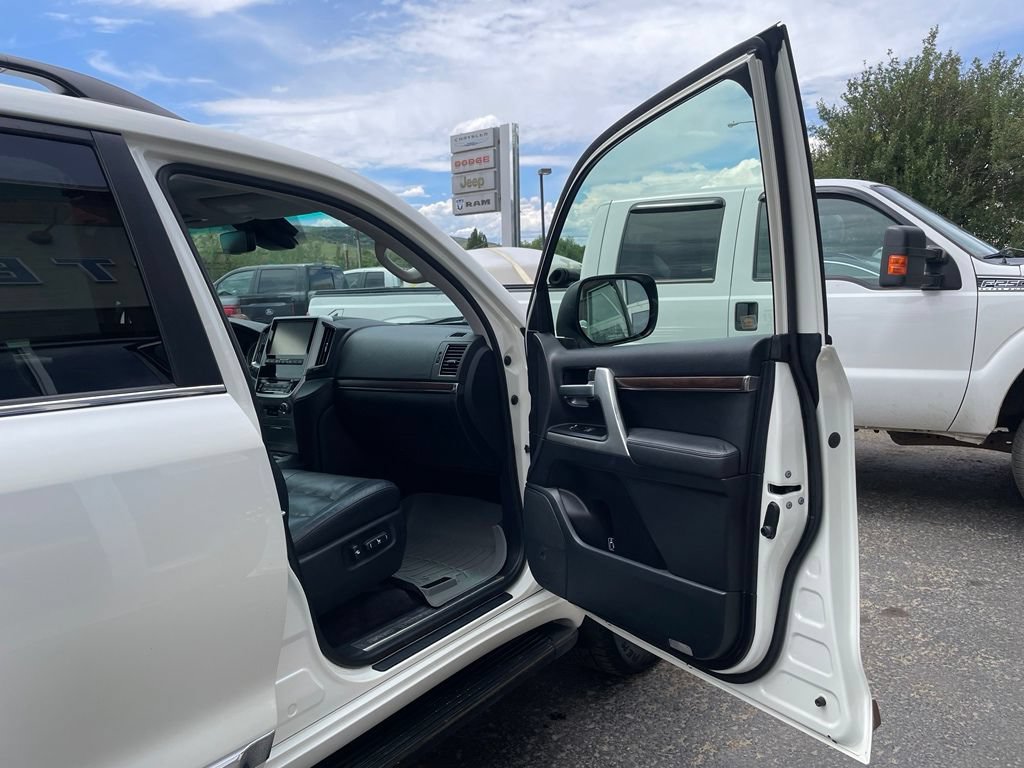 Used 2016 Toyota Land Cruiser AWD/4WD image 20