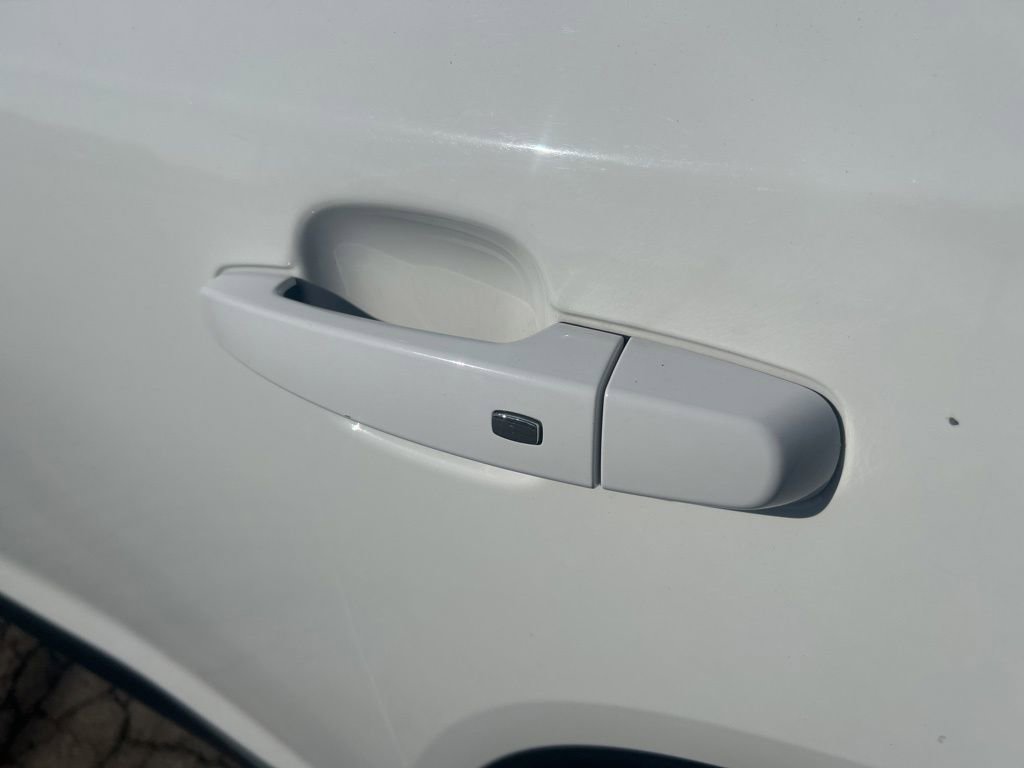 Used 2020 GMC Acadia SLT w/ Premium Package image 15