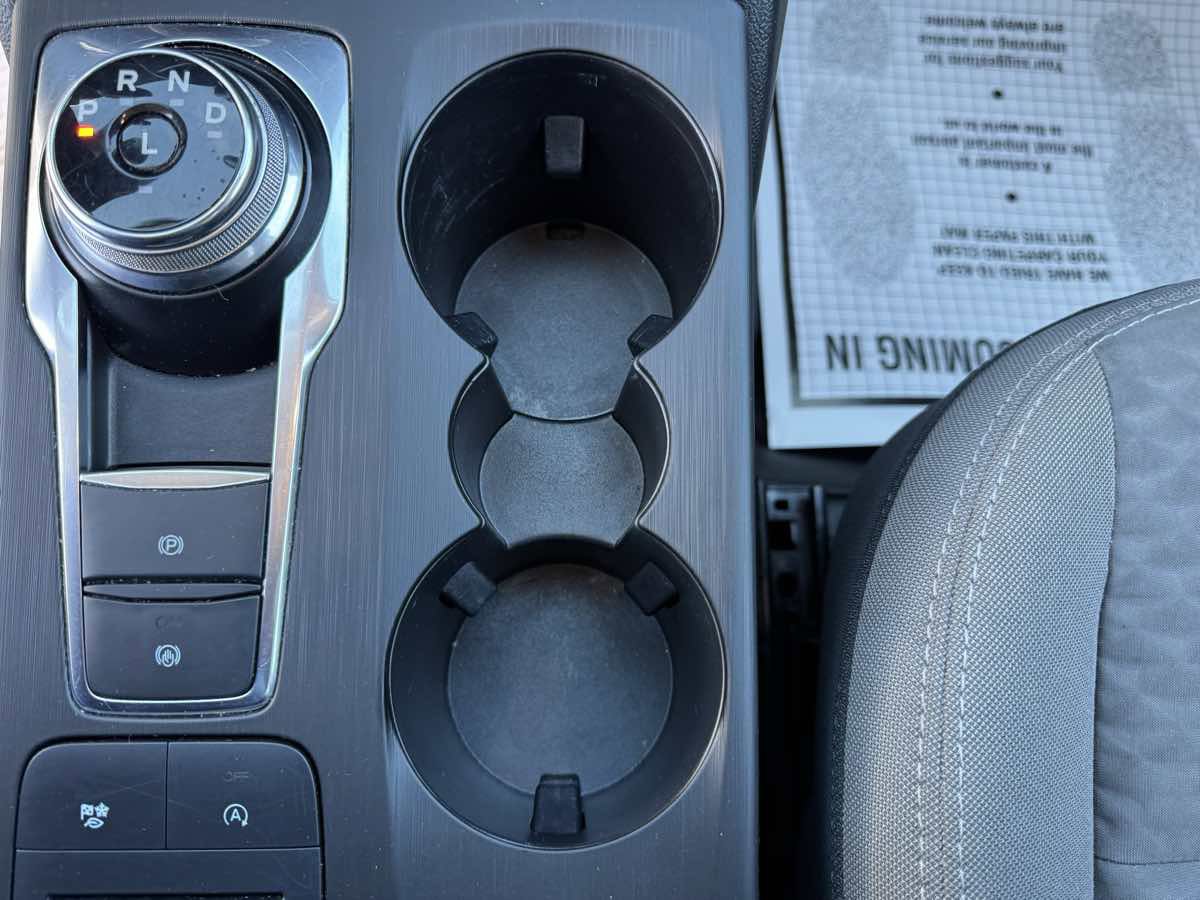 Used 2020 Ford Escape SE image 17