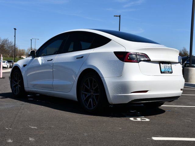 Used 2020 Tesla Model 3 Standard Range image 5