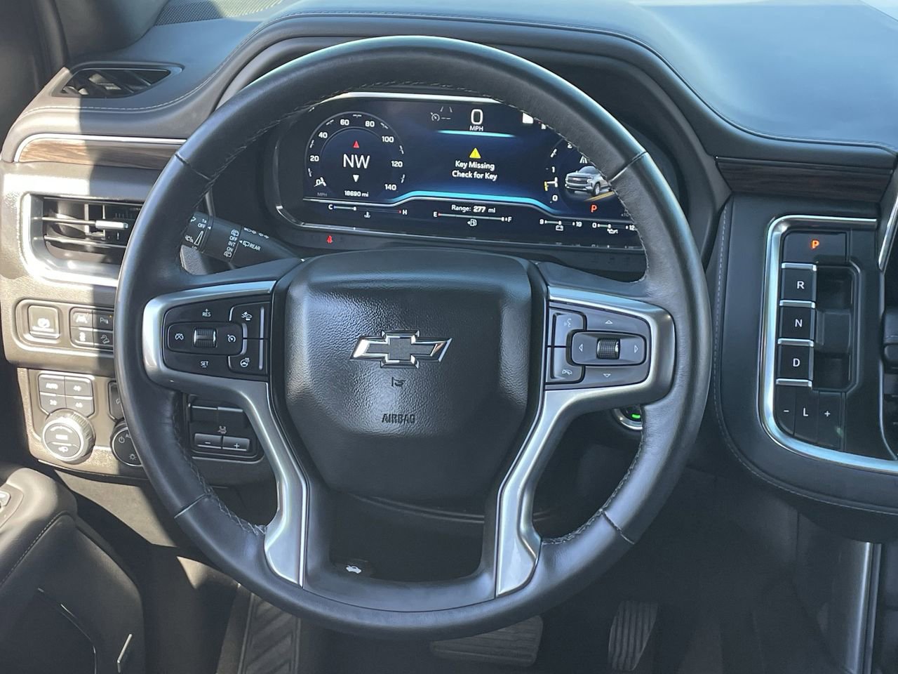Used 2022 Chevrolet Tahoe Z71 w/ Z71 Off-Road Package image 16