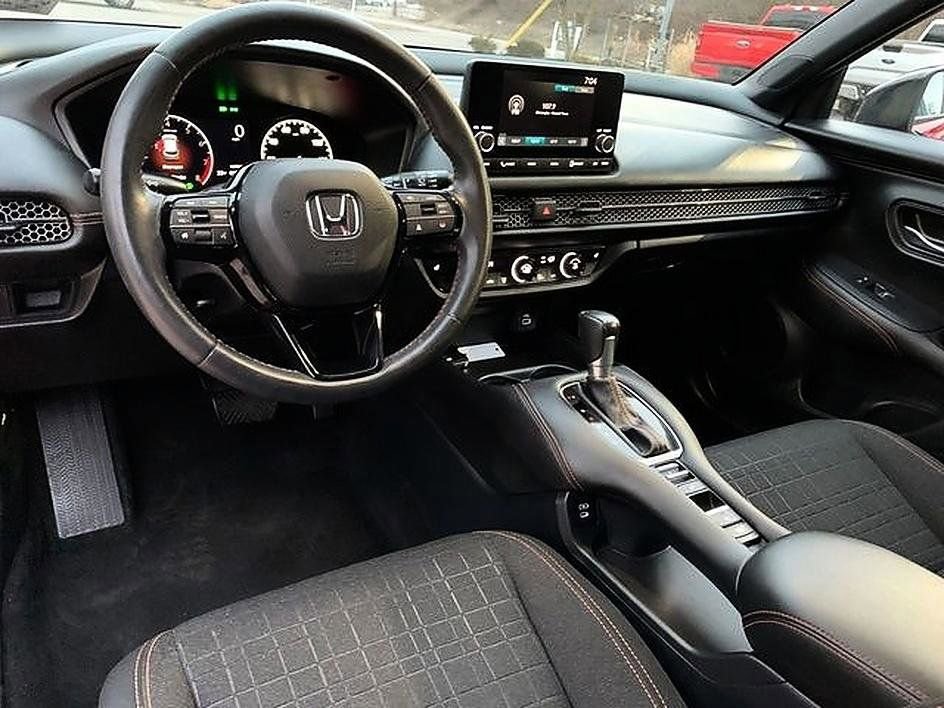 Used 2024 Honda HR-V Sport image 12