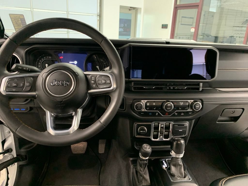 Certified 2024 Jeep Wrangler Unlimited Sahara w/ Safety Group AWD/4WD image 15