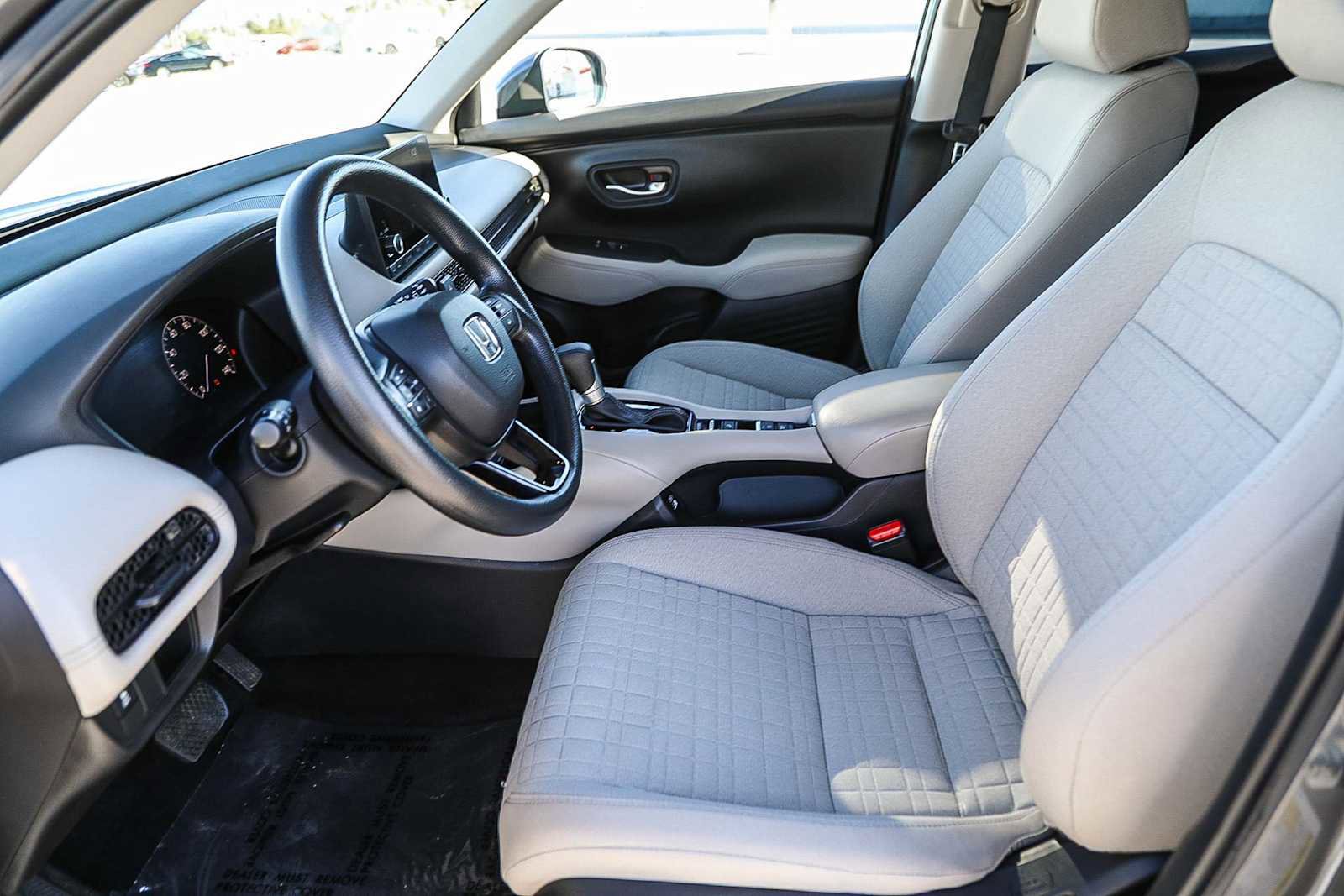 Used 2023 Honda HR-V LX image 16