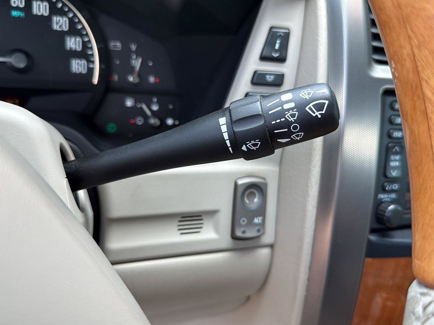 Used 2006 Cadillac XLR RWD image 18