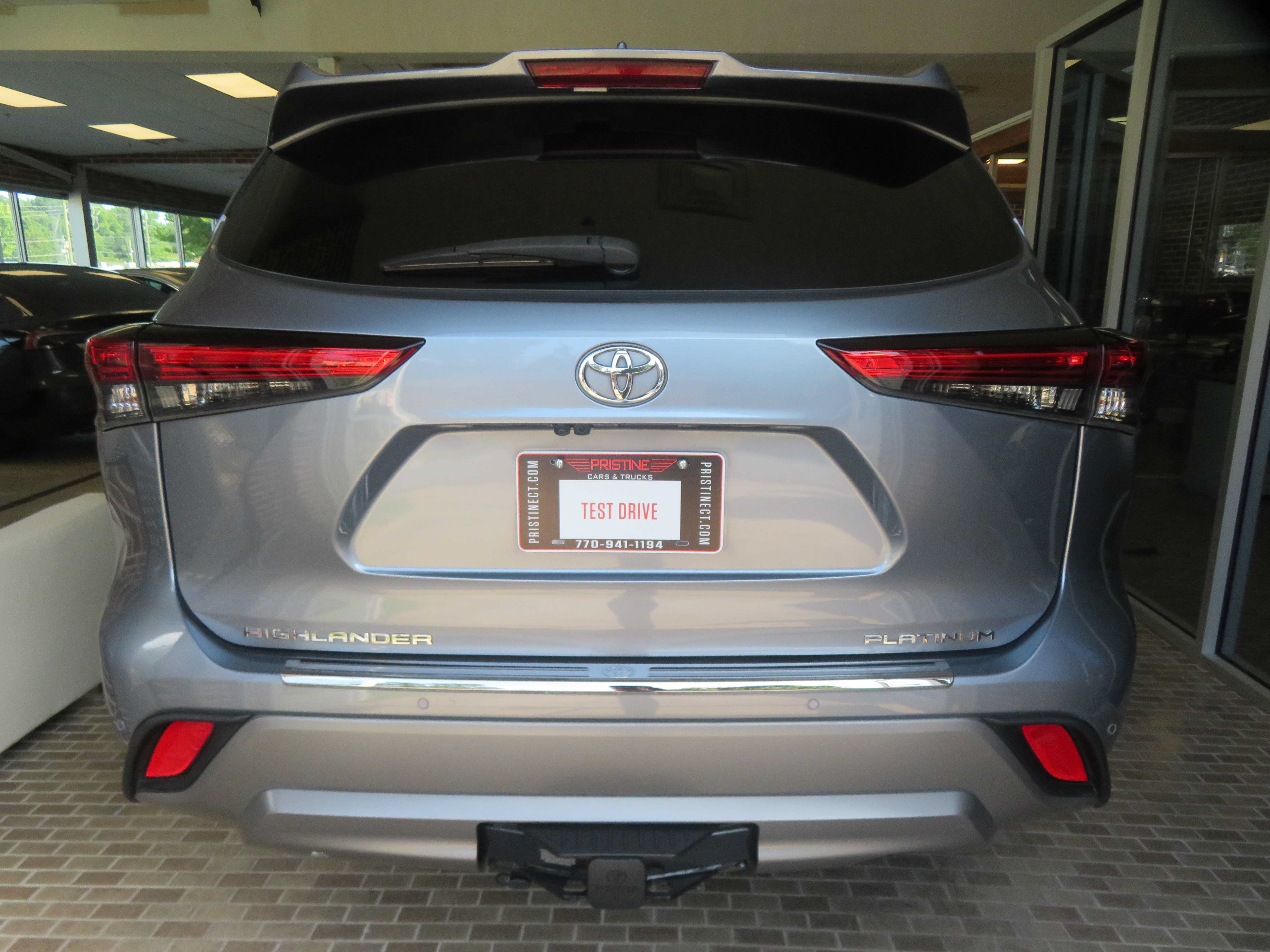 Used 2021 Toyota Highlander Platinum FWD image 5
