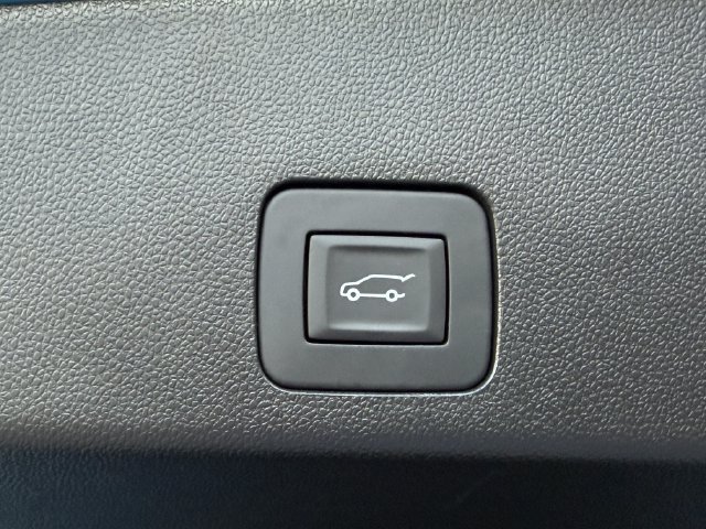 Certified 2025 Buick Encore GX Sport Touring FWD image 28