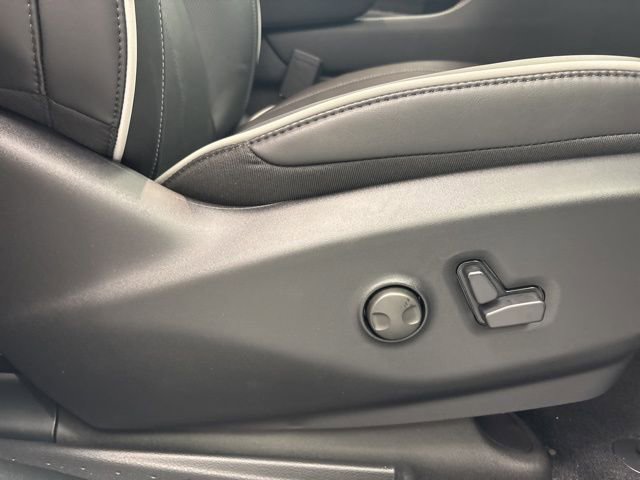 New 2026 Chrysler Pacifica Limited w/ S Appearance Package AWD/4WD image 27