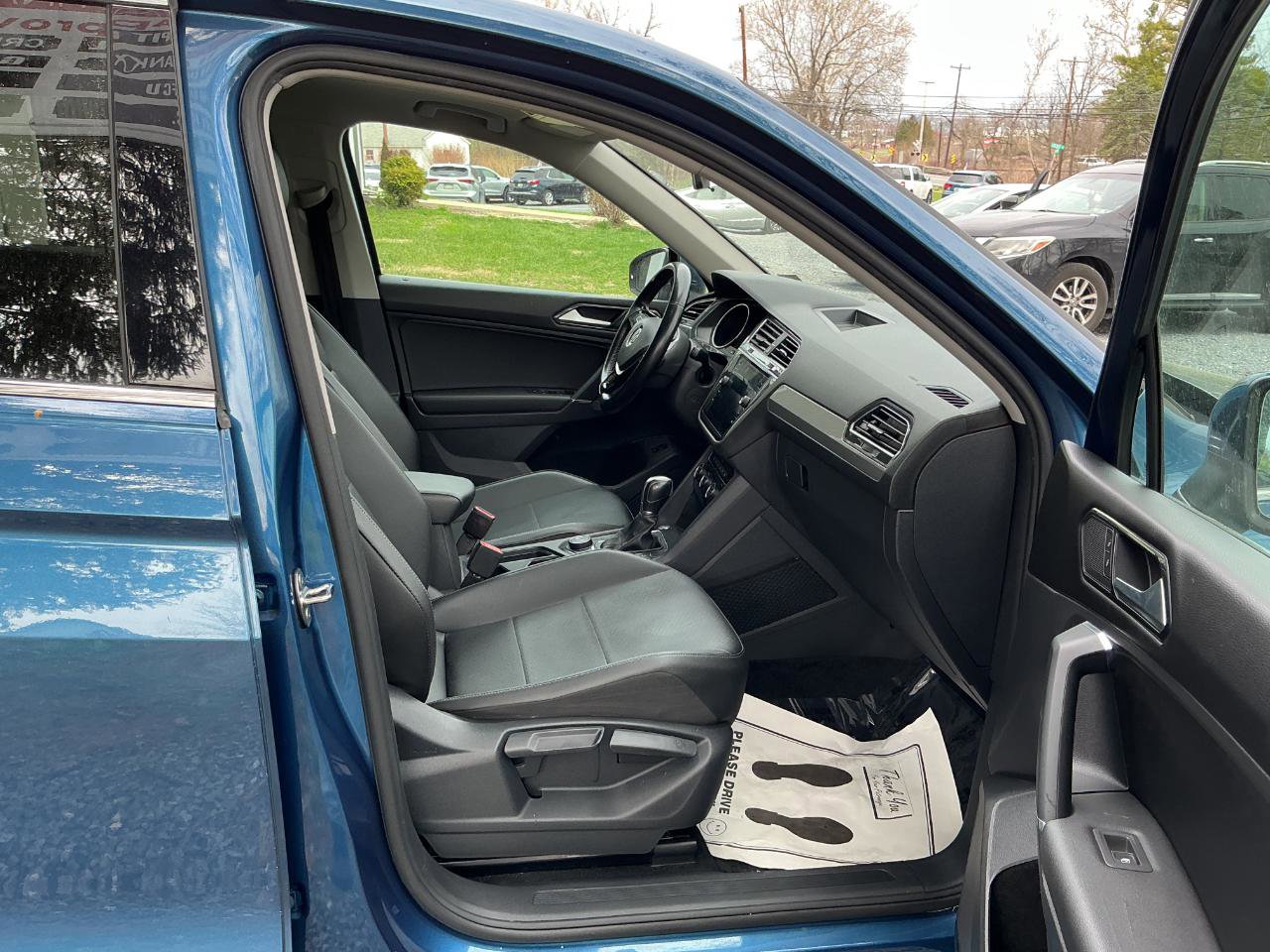 Used 2018 Volkswagen Tiguan SEL image 16