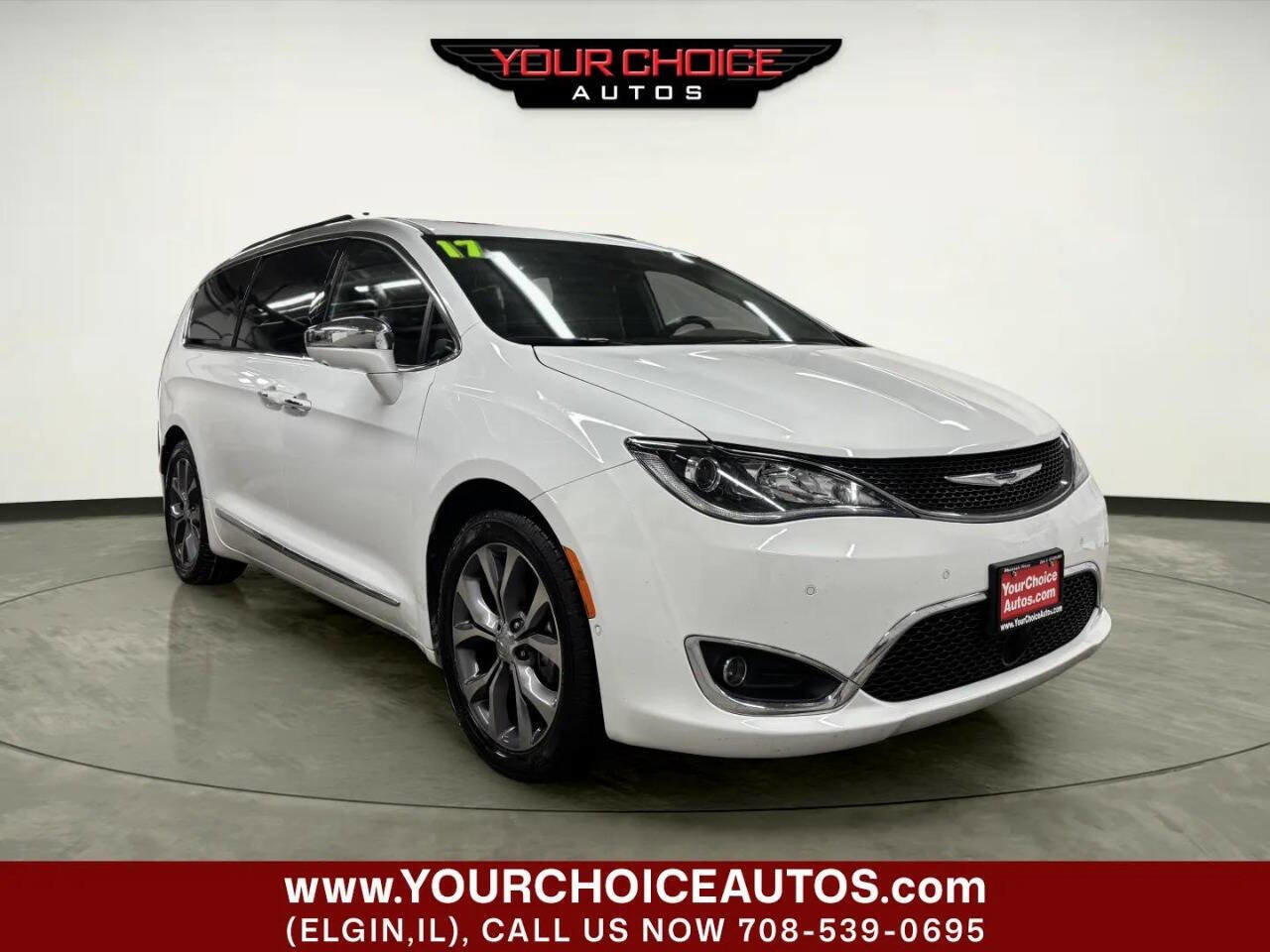 Used 2017 Chrysler Pacifica Limited image 7