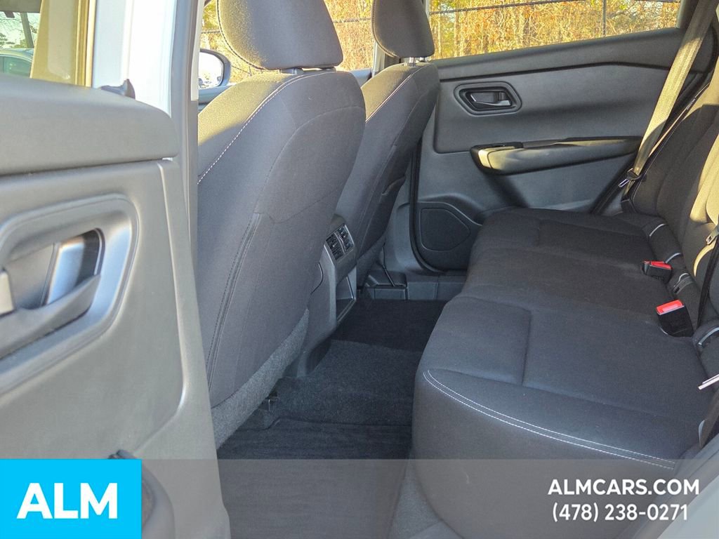 Used 2024 Nissan Rogue S image 7