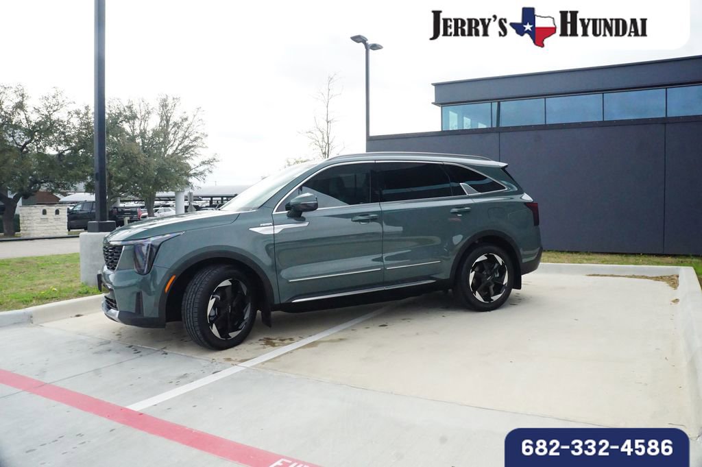 Used 2025 Kia Sorento EX image 4