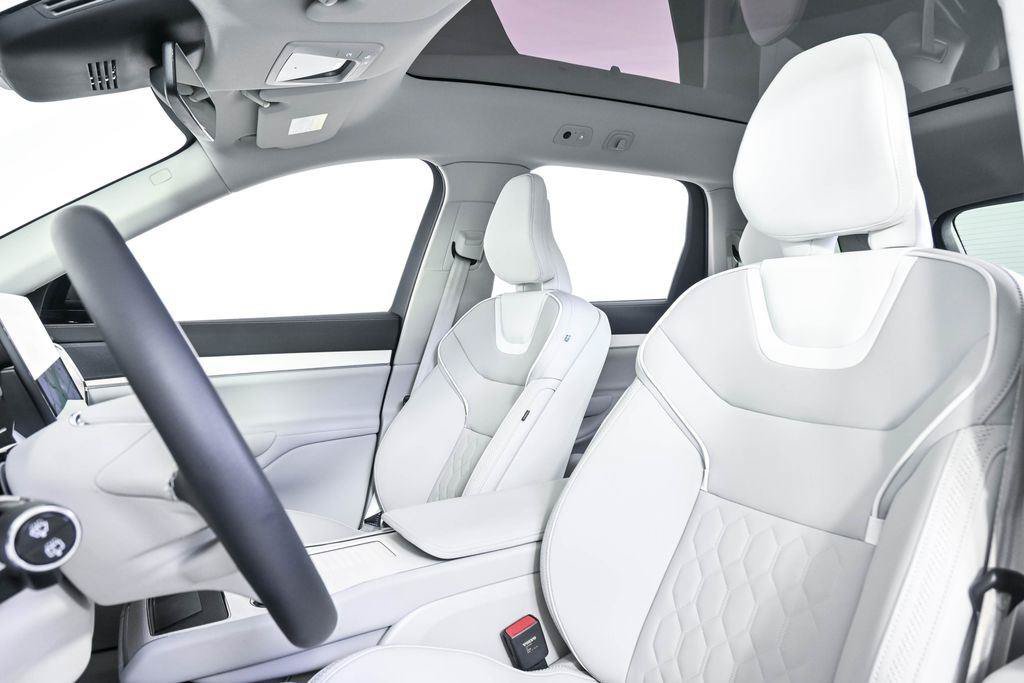 Used 2025 Volvo EX90 Plus AWD/4WD image 7