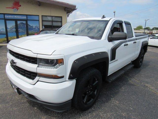 Used 2018 Chevrolet Silverado 1500 Custom w/ Custom Value Package AWD/4WD image 1