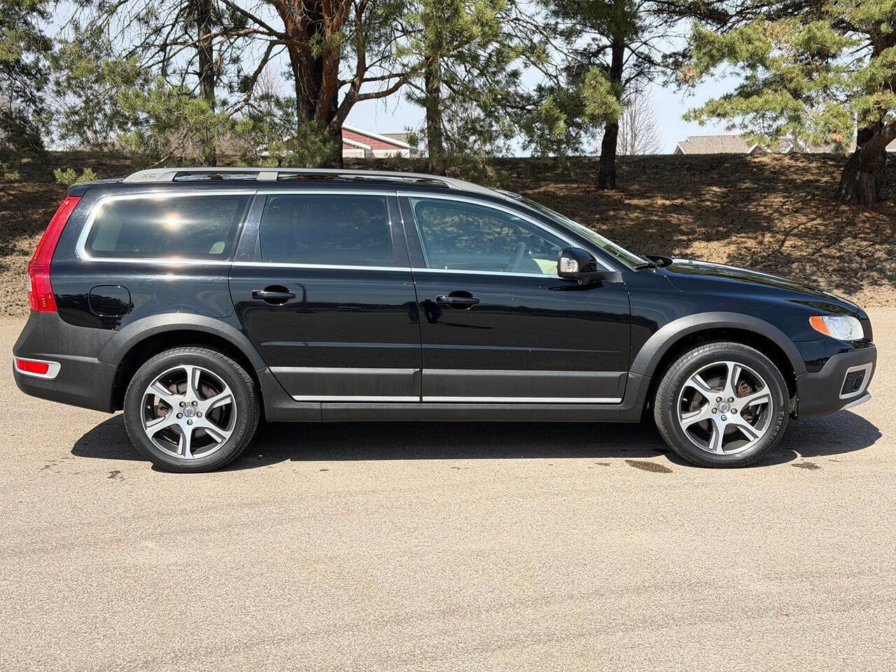 Used 2012 Volvo XC70 T6 Premier Plus image 3